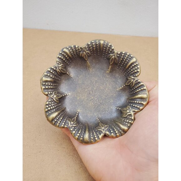 Vintage / BRASS SOAP DISH / Solid Brass Soap Holder Soap Dispenser Vintage - Picture 1 of 10